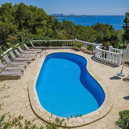 Shangri-la Santa Eularia des Riu Bagian luar foto