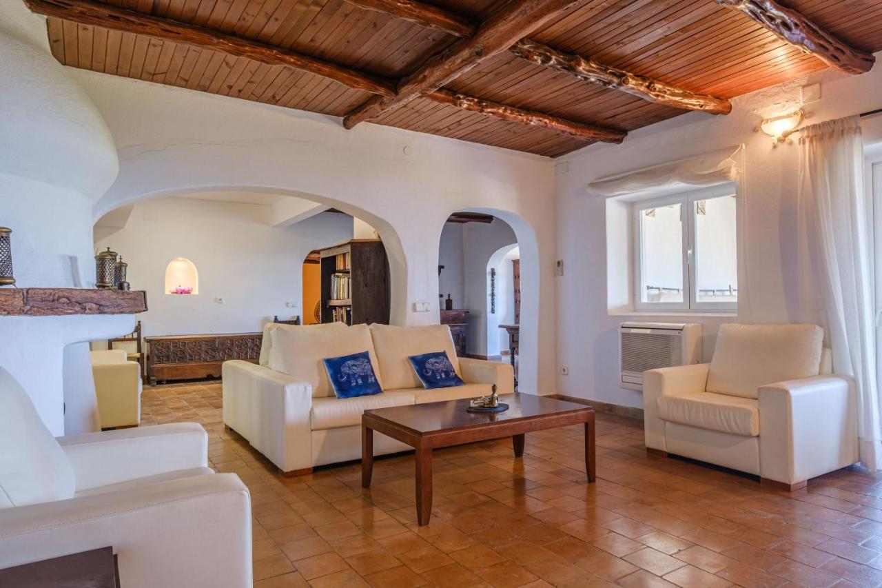 Shangri-la Santa Eularia des Riu Bagian luar foto