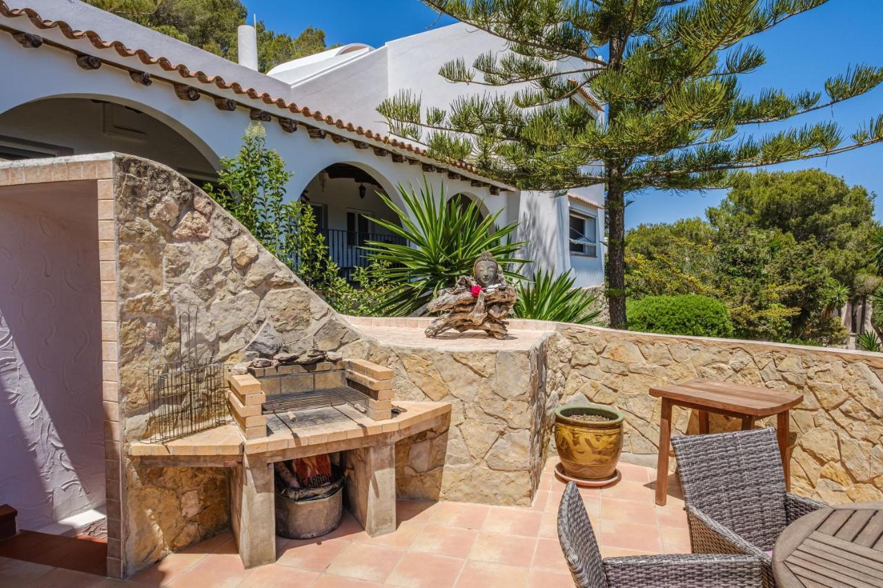 Shangri-la Santa Eularia des Riu Bagian luar foto