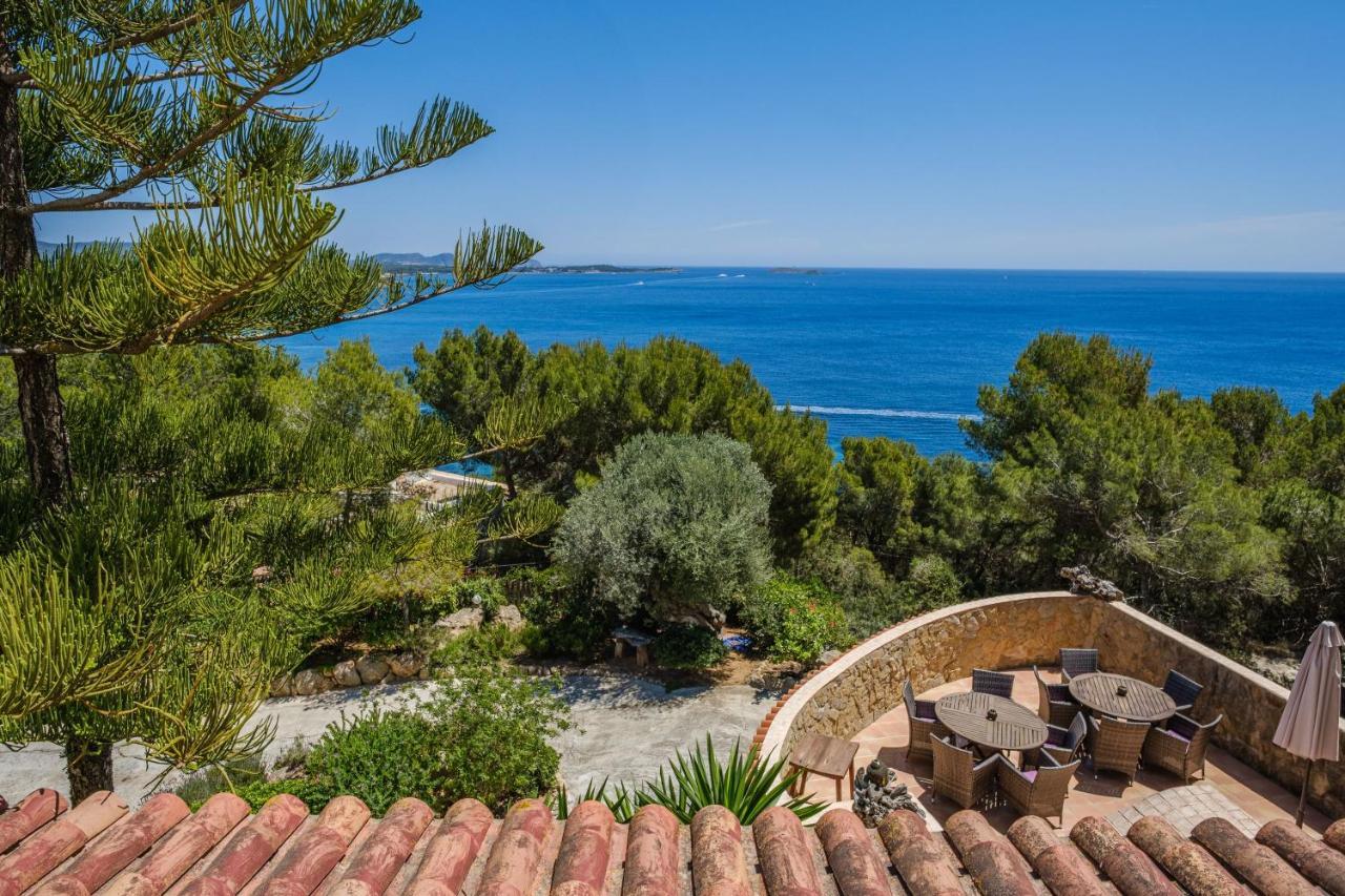 Shangri-la Santa Eularia des Riu Bagian luar foto